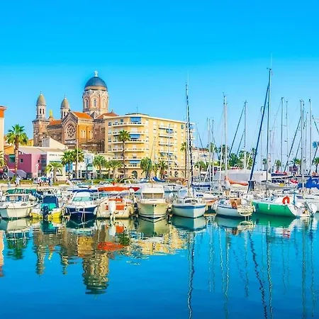 Apartment Joli 65m2 Piscine Parking Saint-Raphaël