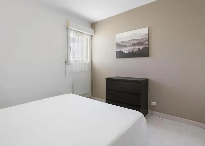 Joli 65m2 Piscine Parking Apartment *