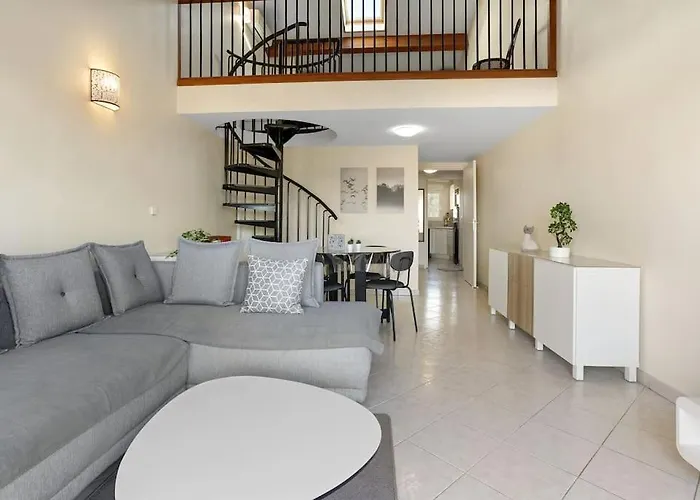 Apartment Joli 65m2 Piscine Parking