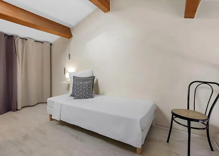 Joli 65m2 Piscine Parking Apartment *