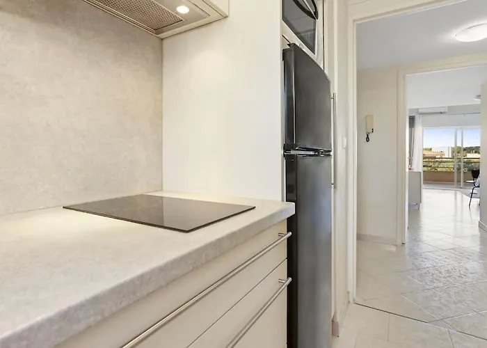 Joli 65m2 Piscine Parking Apartment *