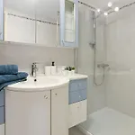 Joli 65m2 Piscine Parking Apartment