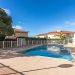 Apartment Joli 65m2 Piscine Parking