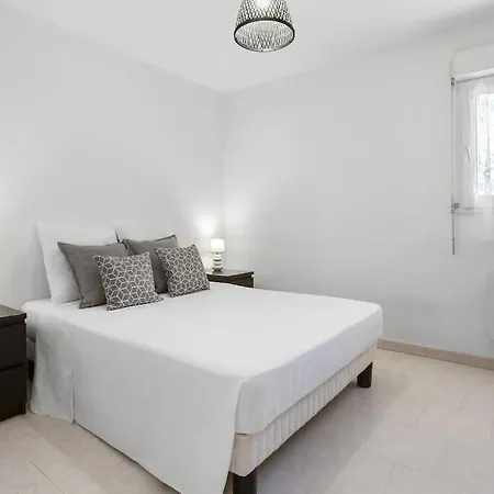 Joli 65m2 Piscine Parking Apartamento